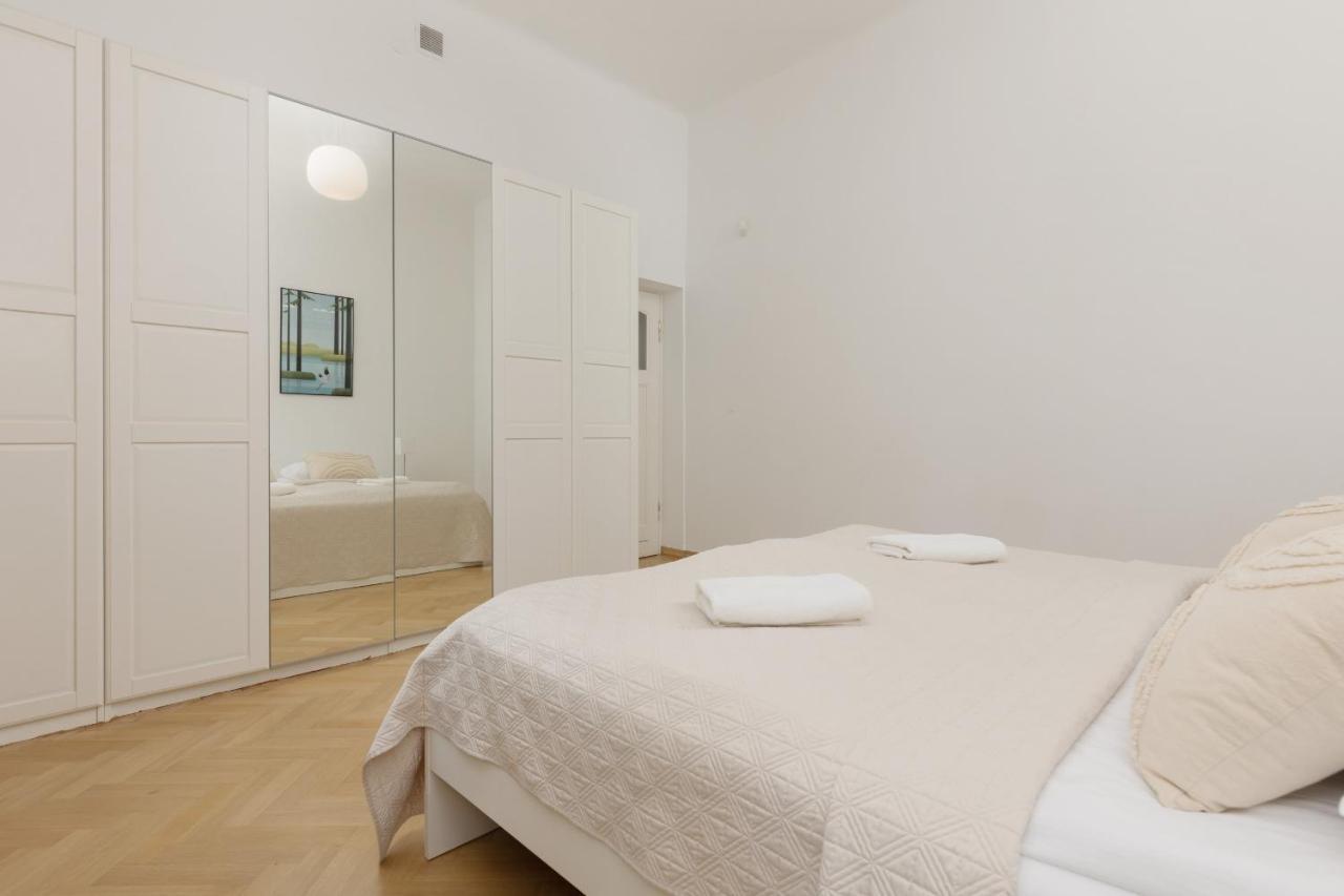 Family Apartment Freta Warsaw Old Town By Noclegi Renters Bagian luar foto