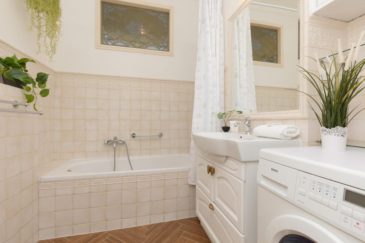 Family Apartment Freta Warsaw Old Town By Noclegi Renters Bagian luar foto